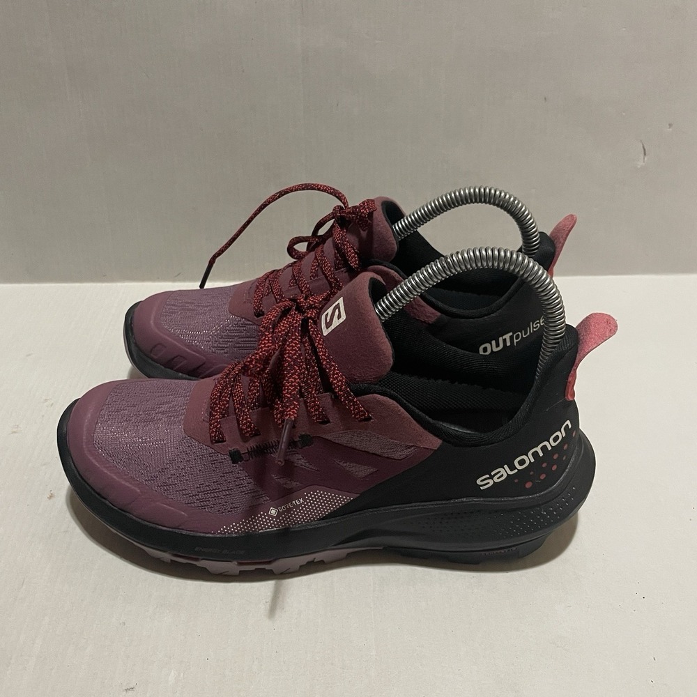 Salomon Outpulse Gore-Tex Women's Lace-up Hiking Shoes Purple/Black - Size 5